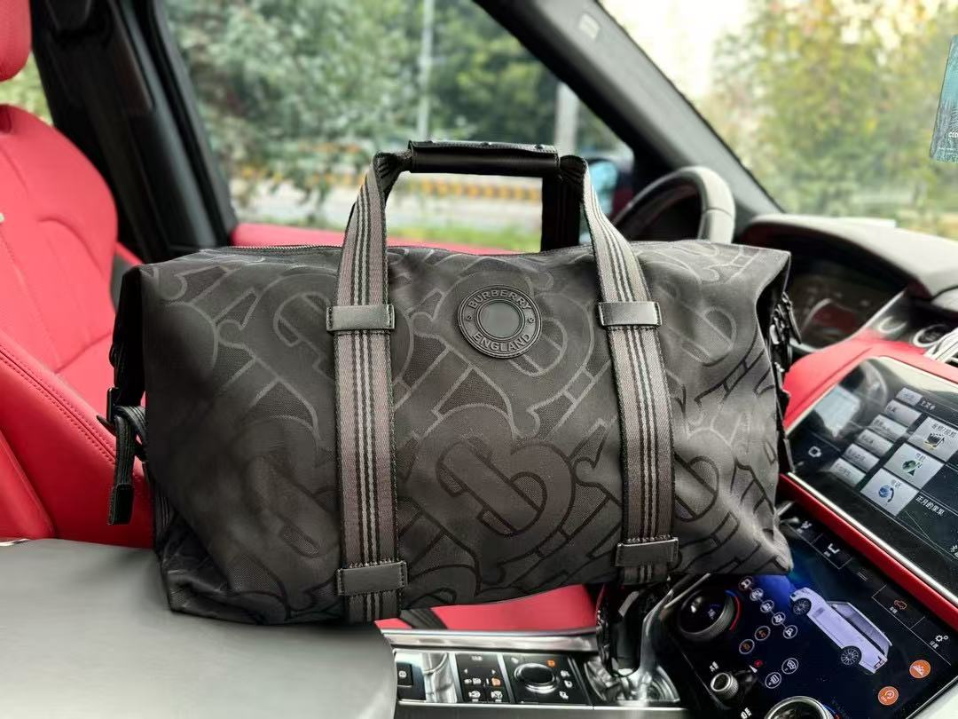 Burberry Handheld Travel Bag BB55013008